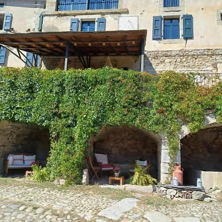 فندق Le Chateau Brangoly (adults Only) *